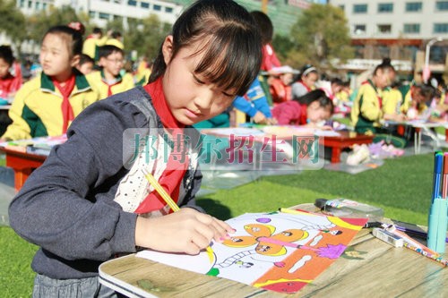 成都初中生讀小學(xué)教育怎么樣