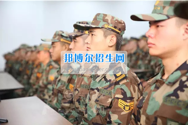 川航等5家航空公司165名安全員齊聚成都航空旅游職業(yè)學校，打造一流空中安全衛(wèi)士
