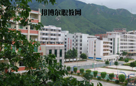 清新職業(yè)技術學校地址在哪里