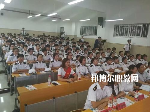 河南省經(jīng)濟技術(shù)中等職業(yè)學校2021年報名條件、招生要求、招生對象