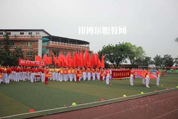 重慶2020年初中生可以去學(xué)衛(wèi)校嗎