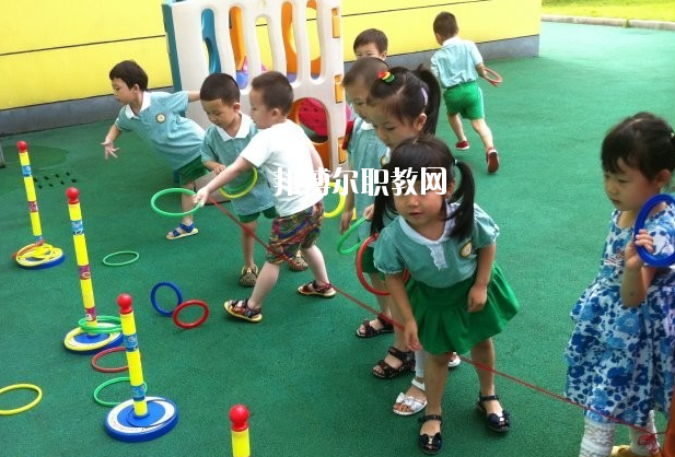 湖北2020年女生學什么幼師學校好