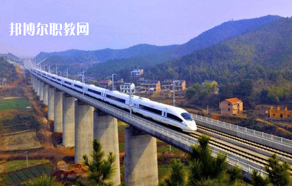 甘肅2020年男生學什么高鐵學校好