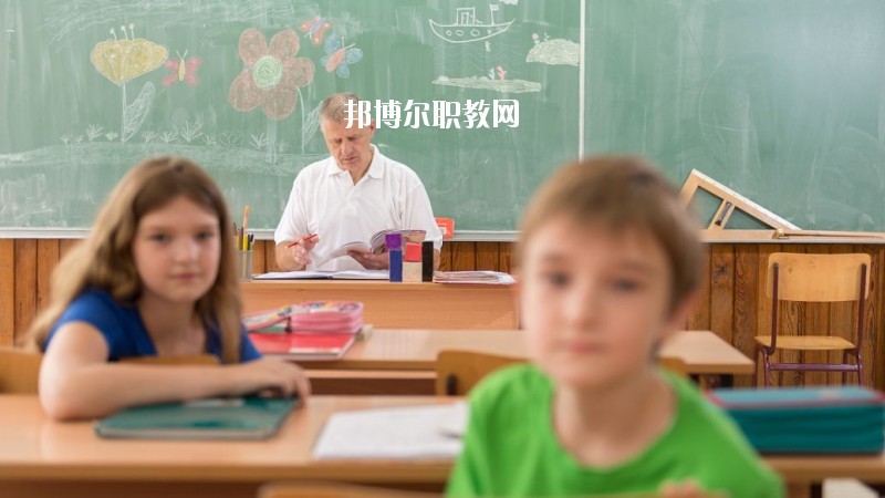 四川2020年初中生讀什么幼師學校