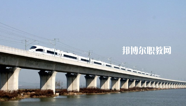 甘肅2020年男生可以讀高鐵學(xué)校嗎