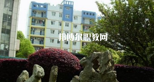 都勻市中等職業(yè)技術(shù)學(xué)校2021年招生辦聯(lián)系電話(huà)