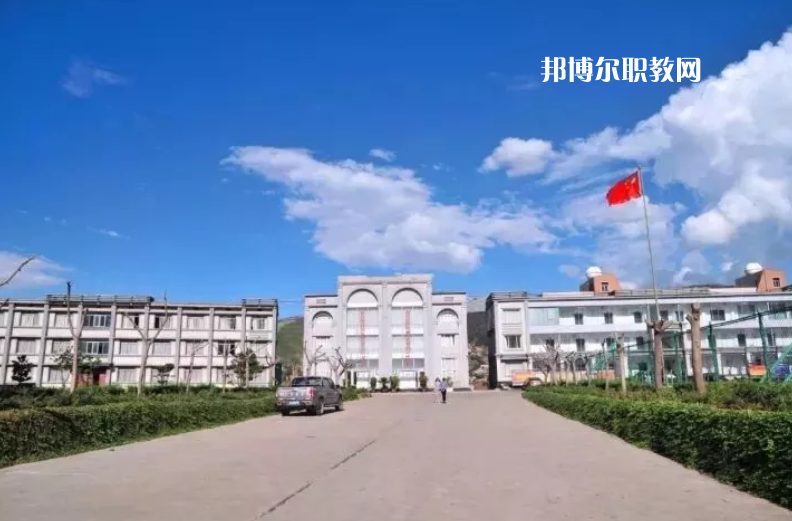 紅河財(cái)經(jīng)學(xué)校2021年報(bào)名條件、招生要求、招生對象