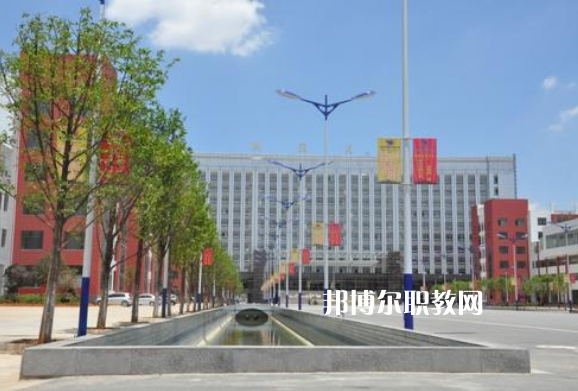 云南電子信息高級技工學(xué)校2021年報名條件、招生要求、招生對象