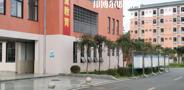 成都廣信數(shù)字技術(shù)職業(yè)學(xué)校2022年學(xué)費、收費多少