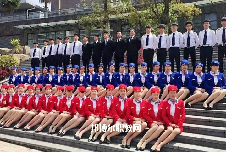 河北2022年女生可以讀航空服務(wù)學(xué)校嗎