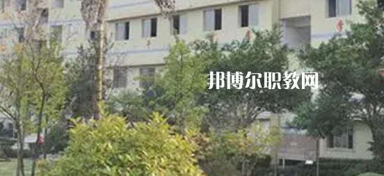 重慶市三峽職業(yè)技工學校地址在哪里，哪個地區(qū)，哪個城市?