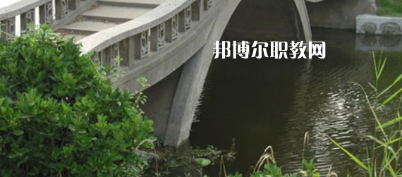 淮安市洪澤區(qū)技工學校地址在哪里，哪個地區(qū)，哪個城市?