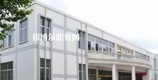 江蘇省金湖中等專業(yè)學(xué)校地址在哪里，哪個(gè)地區(qū)，哪個(gè)城市?