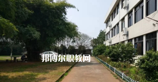 2023蘭溪市第六中學(xué)多少錢 蘭溪市第六中學(xué)各專業(yè)學(xué)費(fèi)收費(fèi)標(biāo)準(zhǔn)