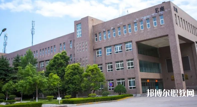 西安技師學(xué)院地址，乘車路線