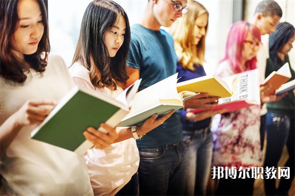 湖南哪里的中職學(xué)校能讀計(jì)算機(jī)動漫設(shè)計(jì)專業(yè)