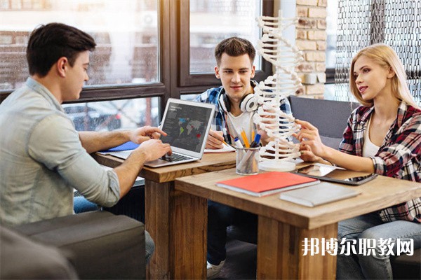 廣東哪里的職業(yè)學(xué)校能讀電子電器應(yīng)用與維修(家電維修)專(zhuān)業(yè)