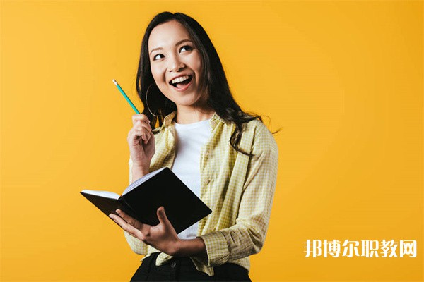 四川哪里的中專學校能讀高鐵服務(wù)專業(yè)