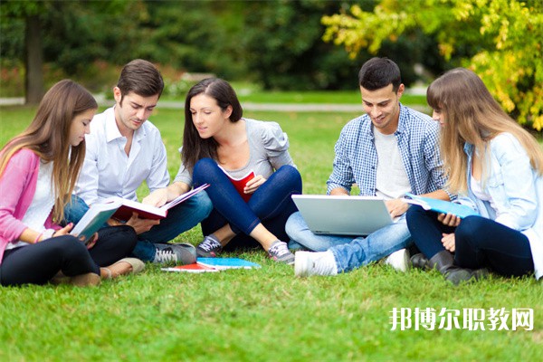 廣西哪里的中專學校能讀絲綢工藝專業(yè)